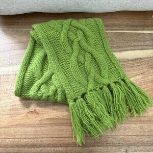 Banana Republic thick Aran cable knit pull-through Cashmere scarf green